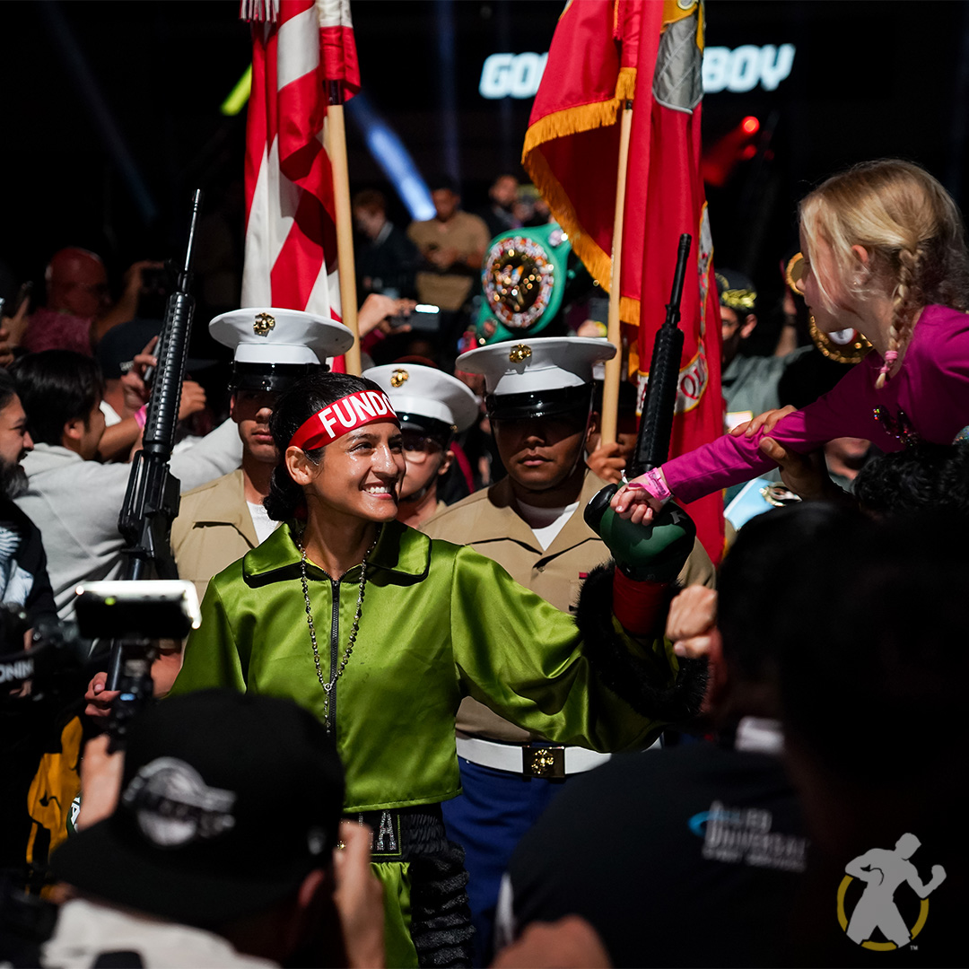 费耶诺德训练开放日，国际比赛日门线救险引欢呼，欧篮联在即，更衣室氛围转暖(国际篮联比赛用球)